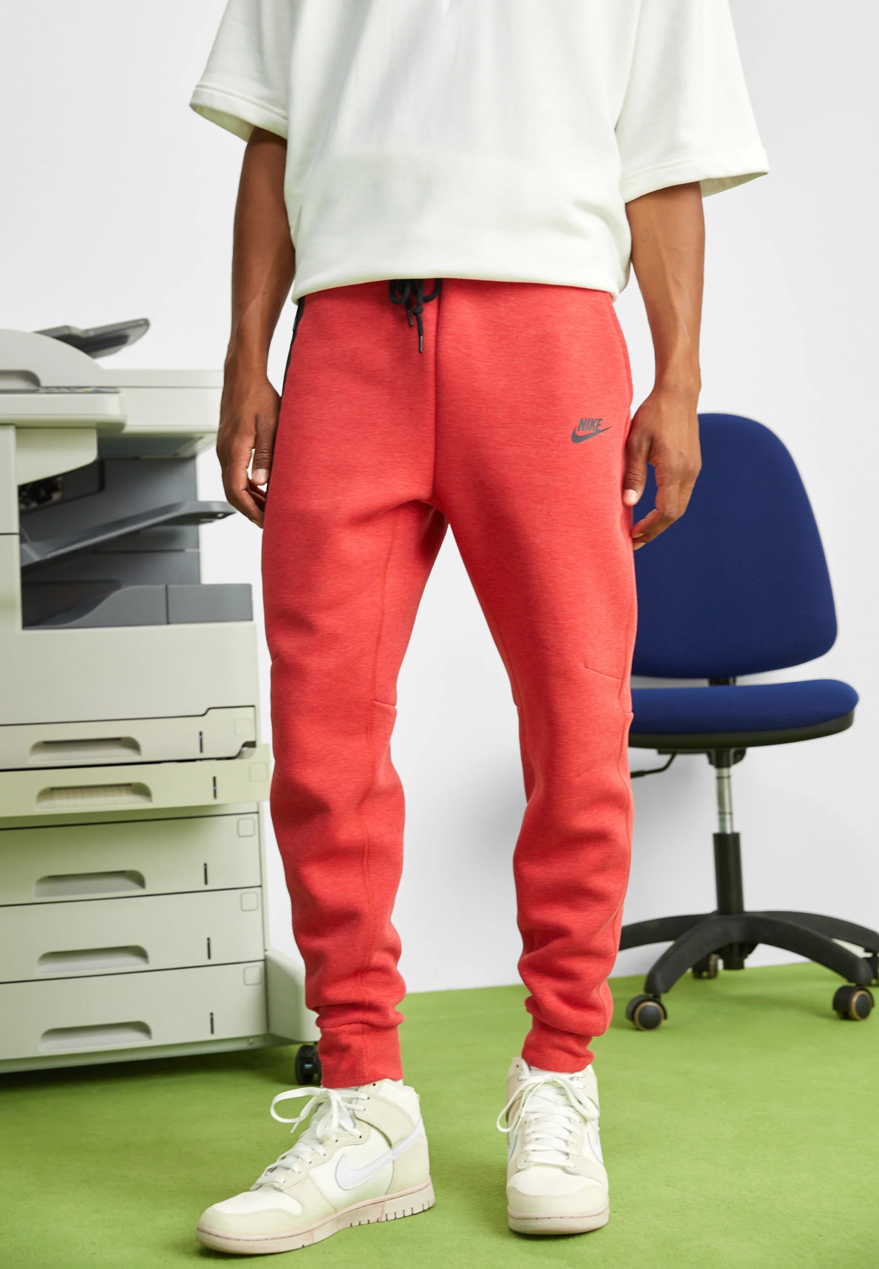 Calça Nike Tech Fleece Windrunner