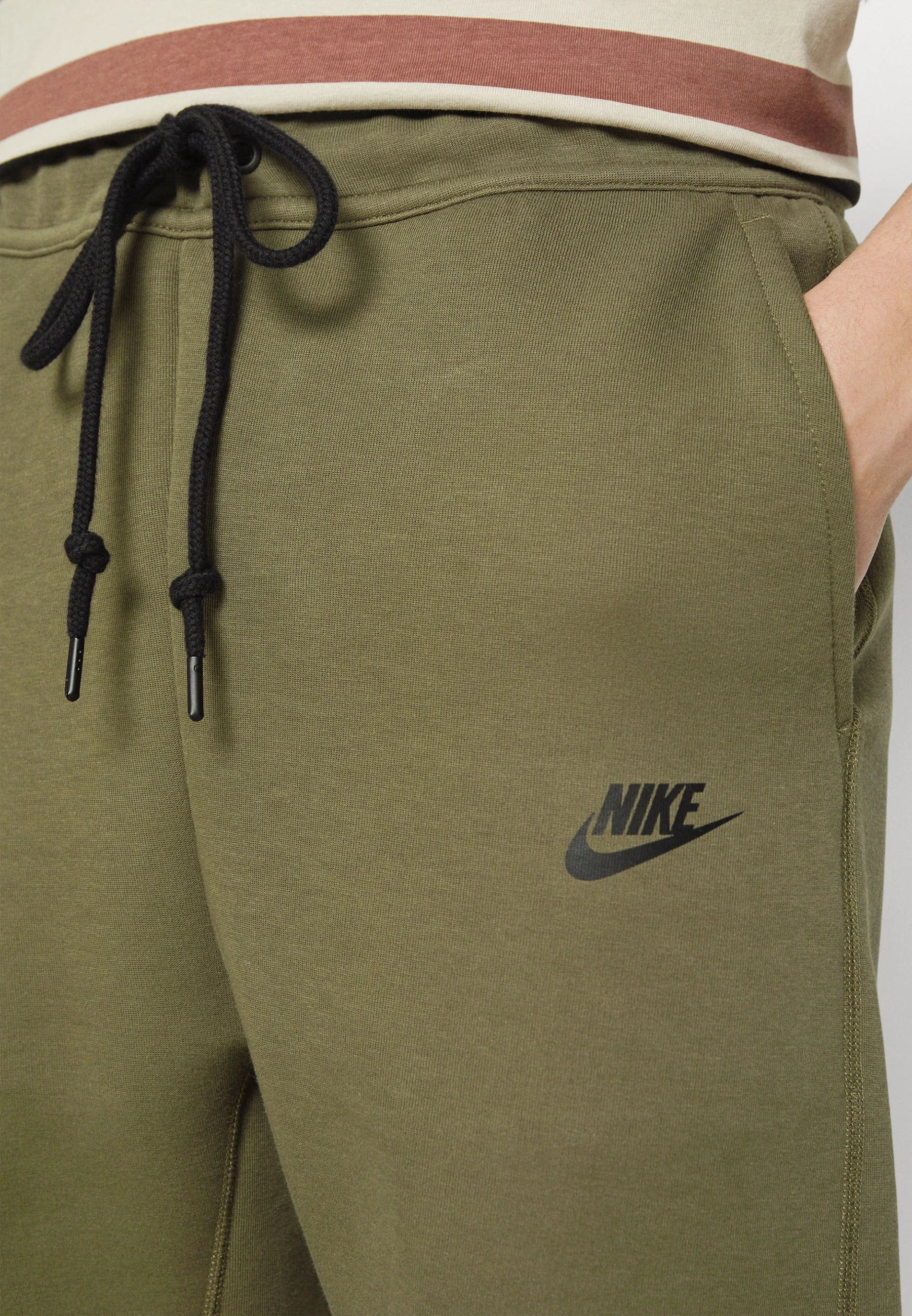 Calça Nike Tech Fleece Windrunner