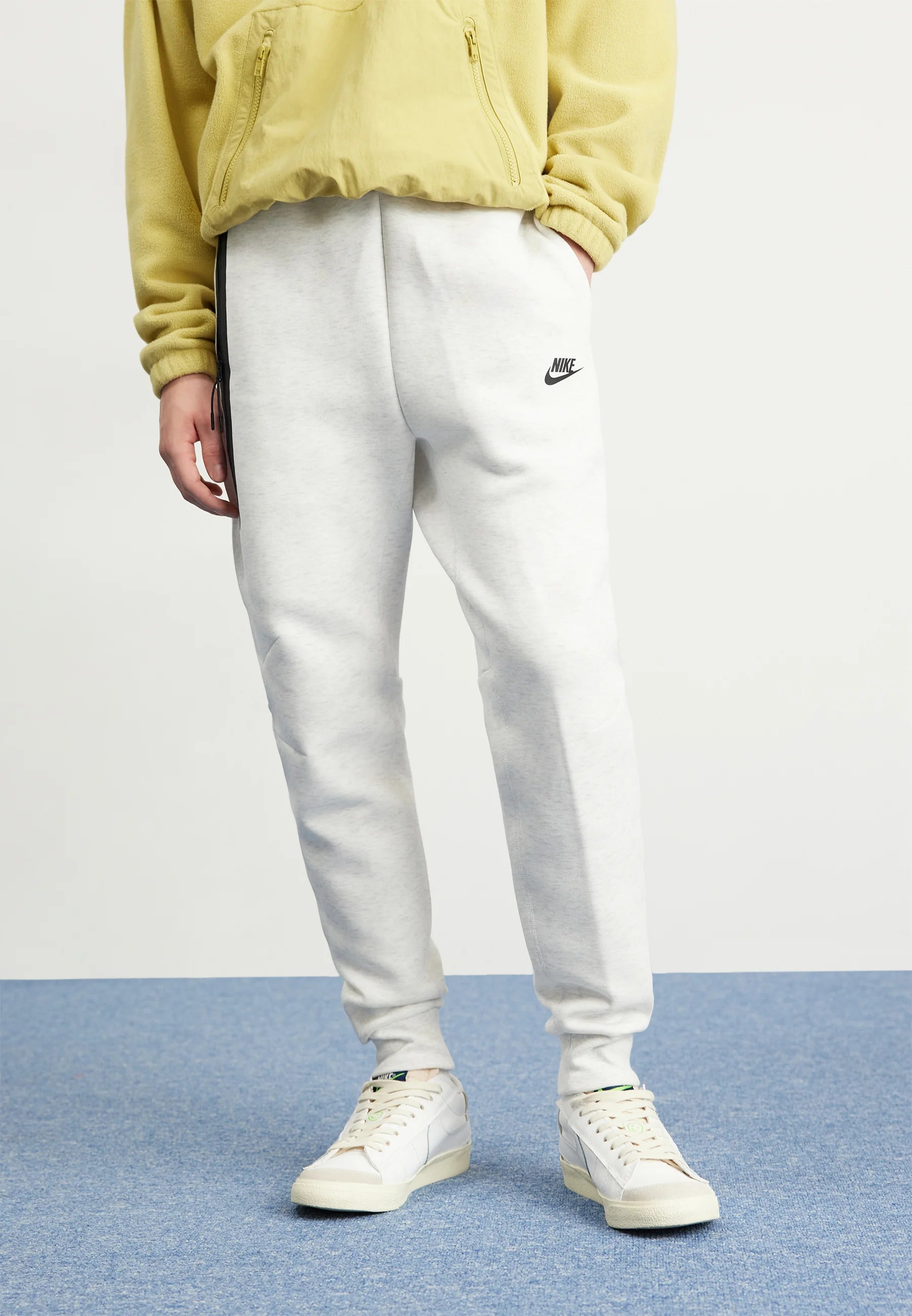 Calça Nike Tech Fleece Windrunner