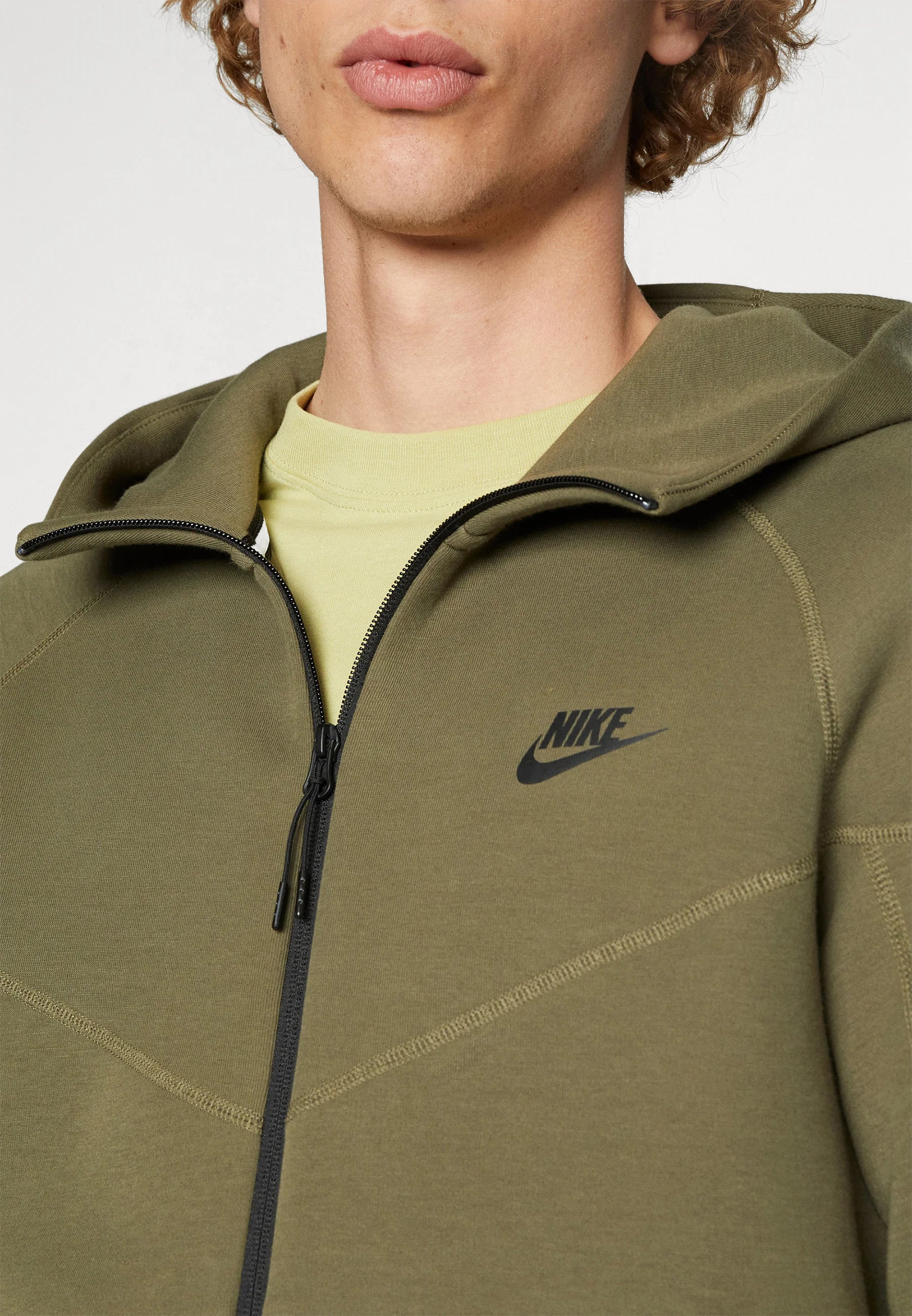 Jaqueta Nike Tech Fleece Windrunner