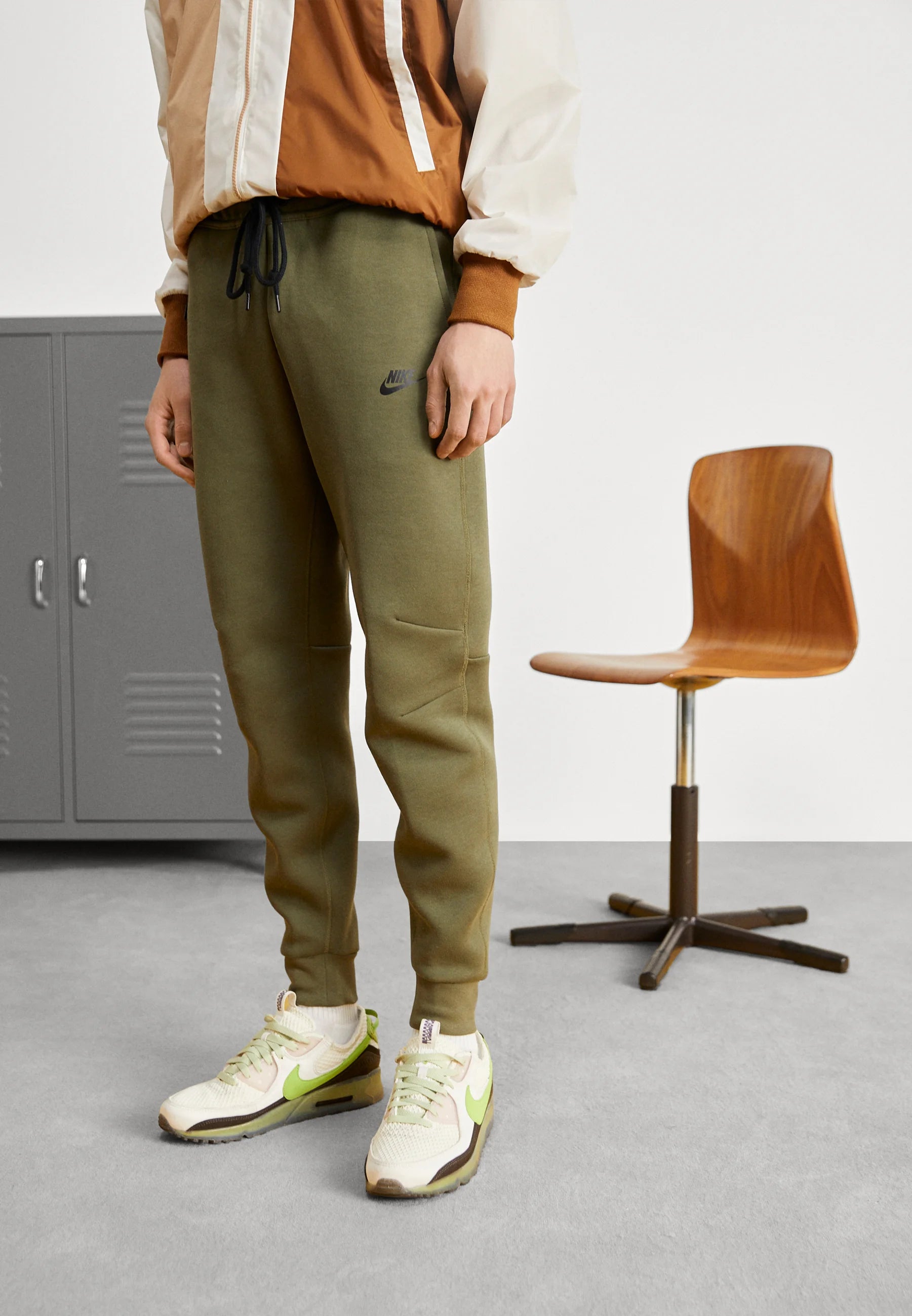 Calça Nike Tech Fleece Windrunner