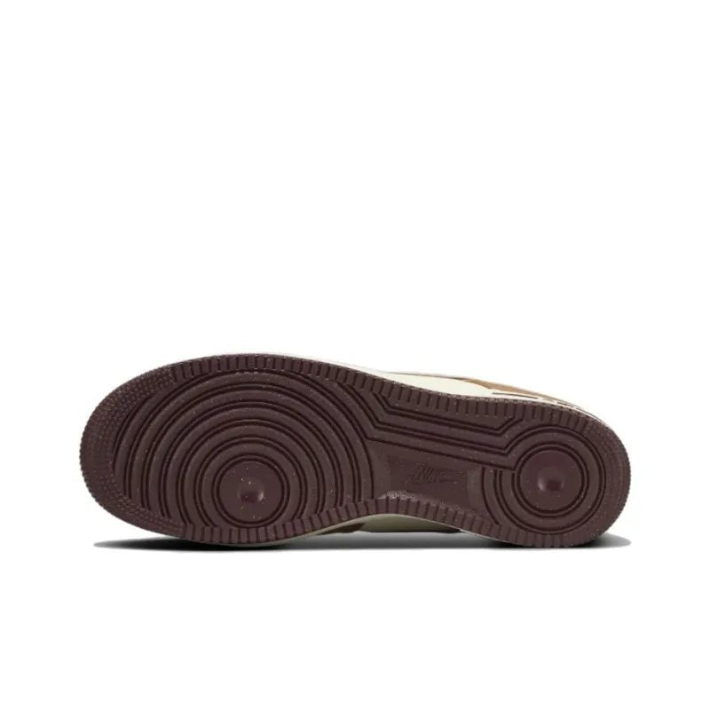 Tênis Air Force 1 '07 LV8 'Light British Tan'