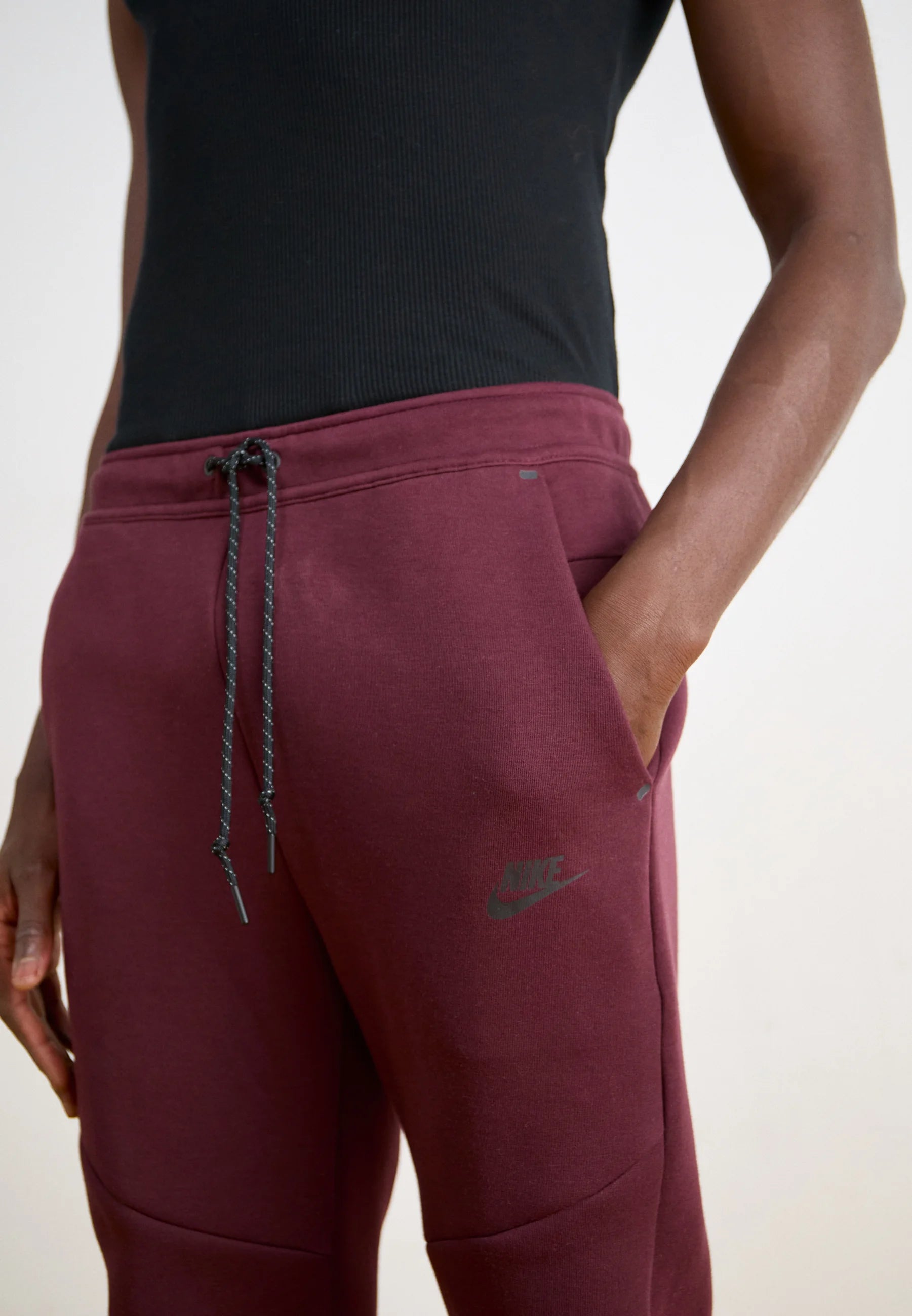 Calça Nike Tech Fleece Windrunner