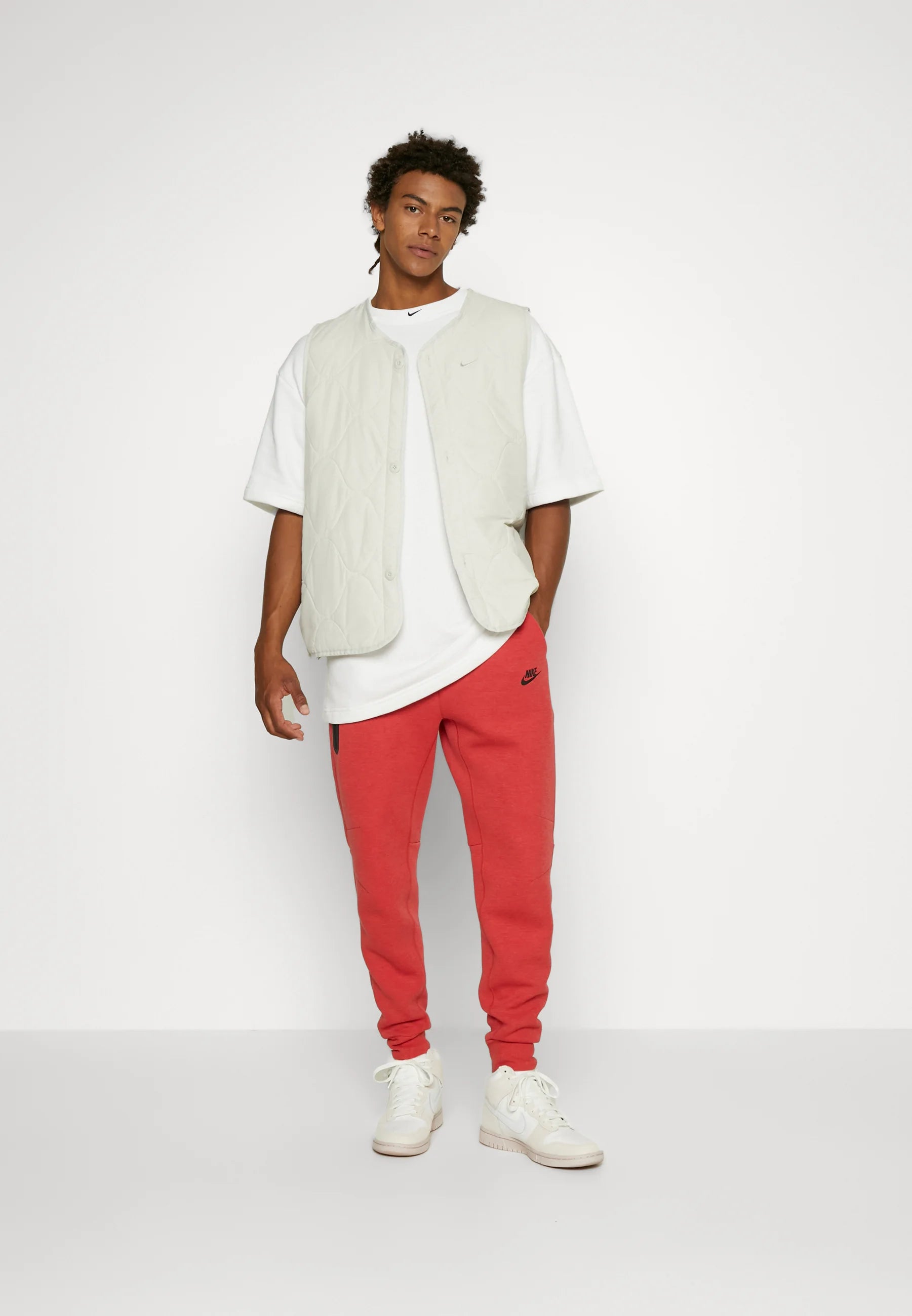 Calça Nike Tech Fleece Windrunner