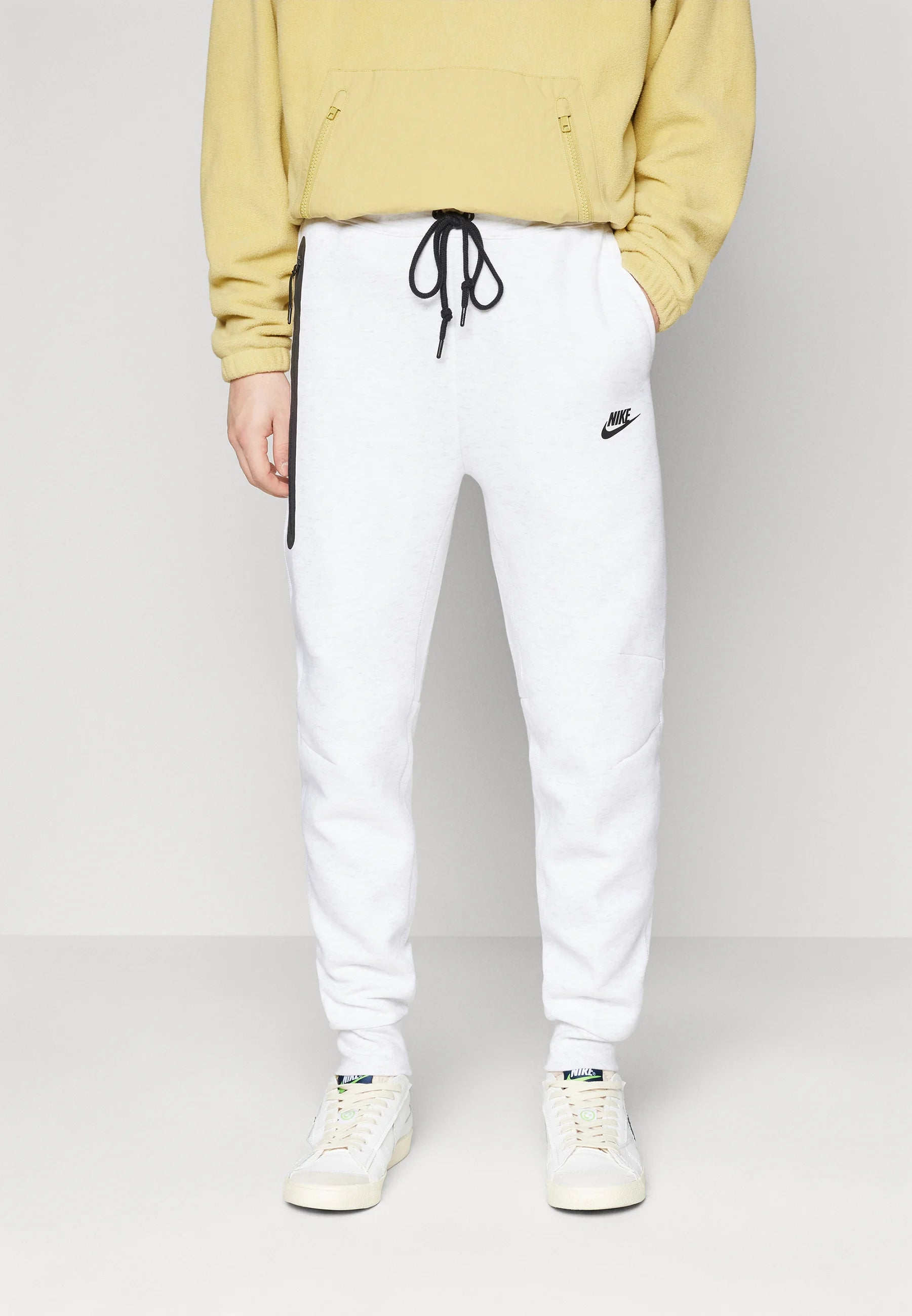 Calça Nike Tech Fleece Windrunner