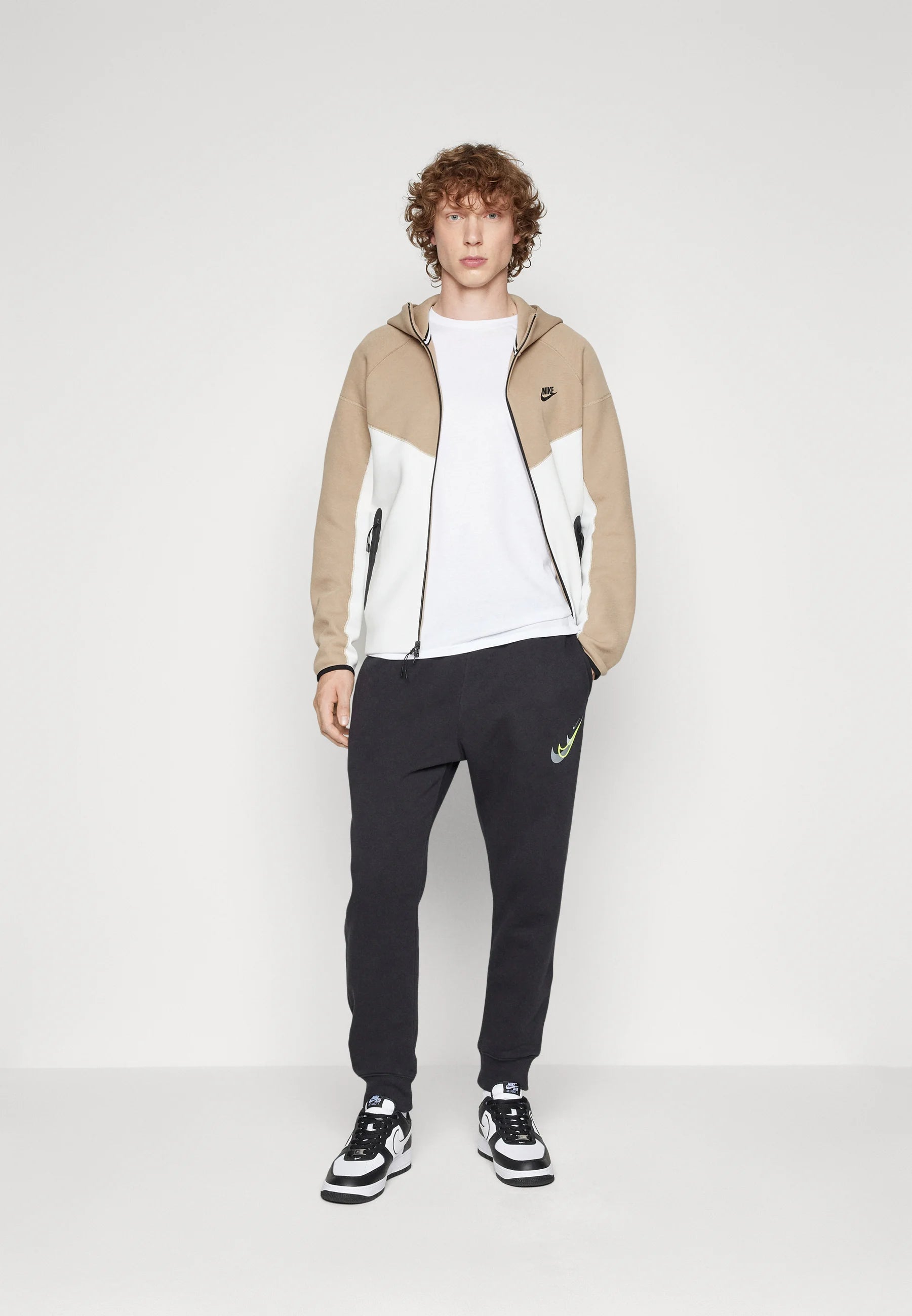 Jaqueta Nike Tech Fleece Windrunner