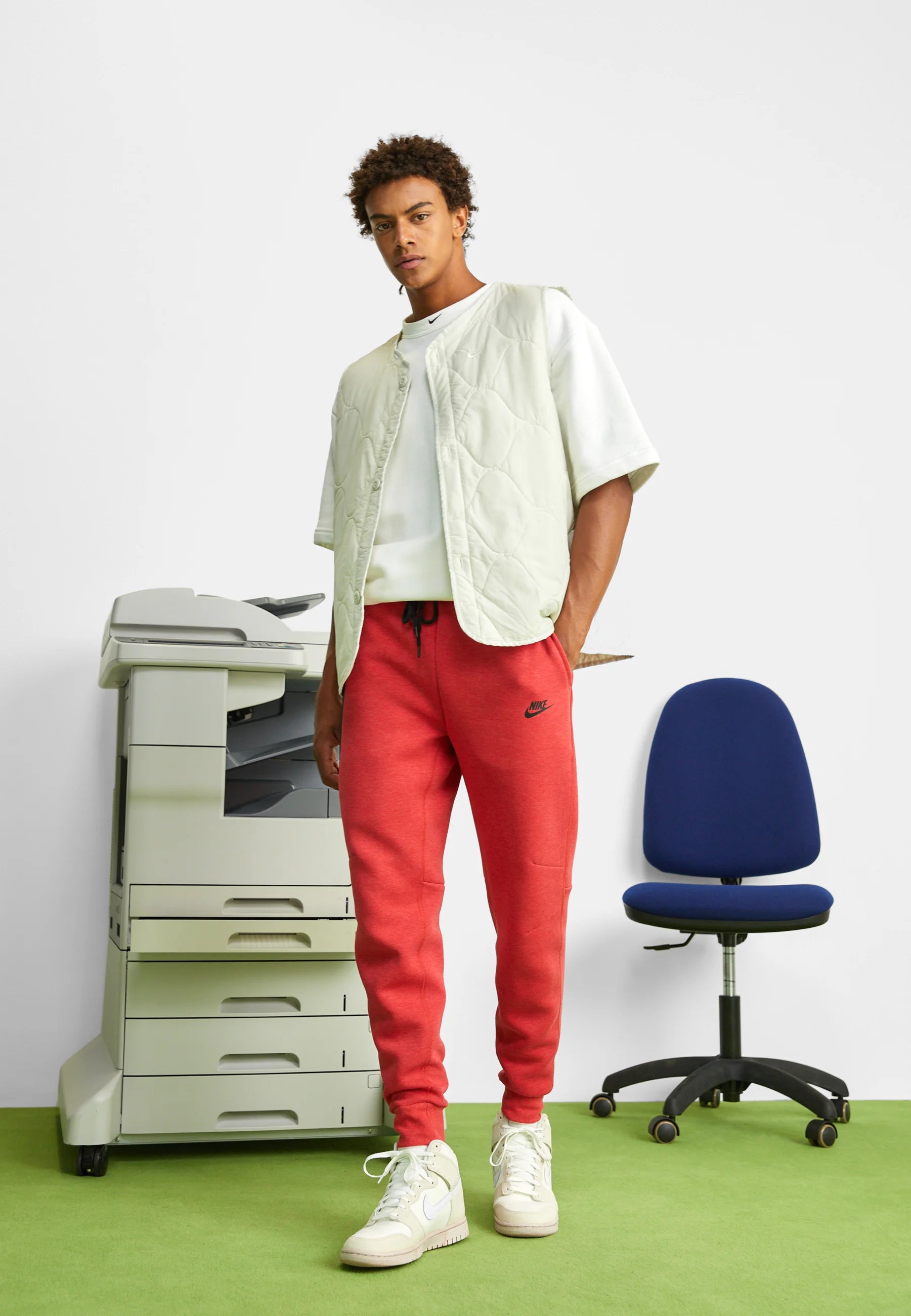 Calça Nike Tech Fleece Windrunner