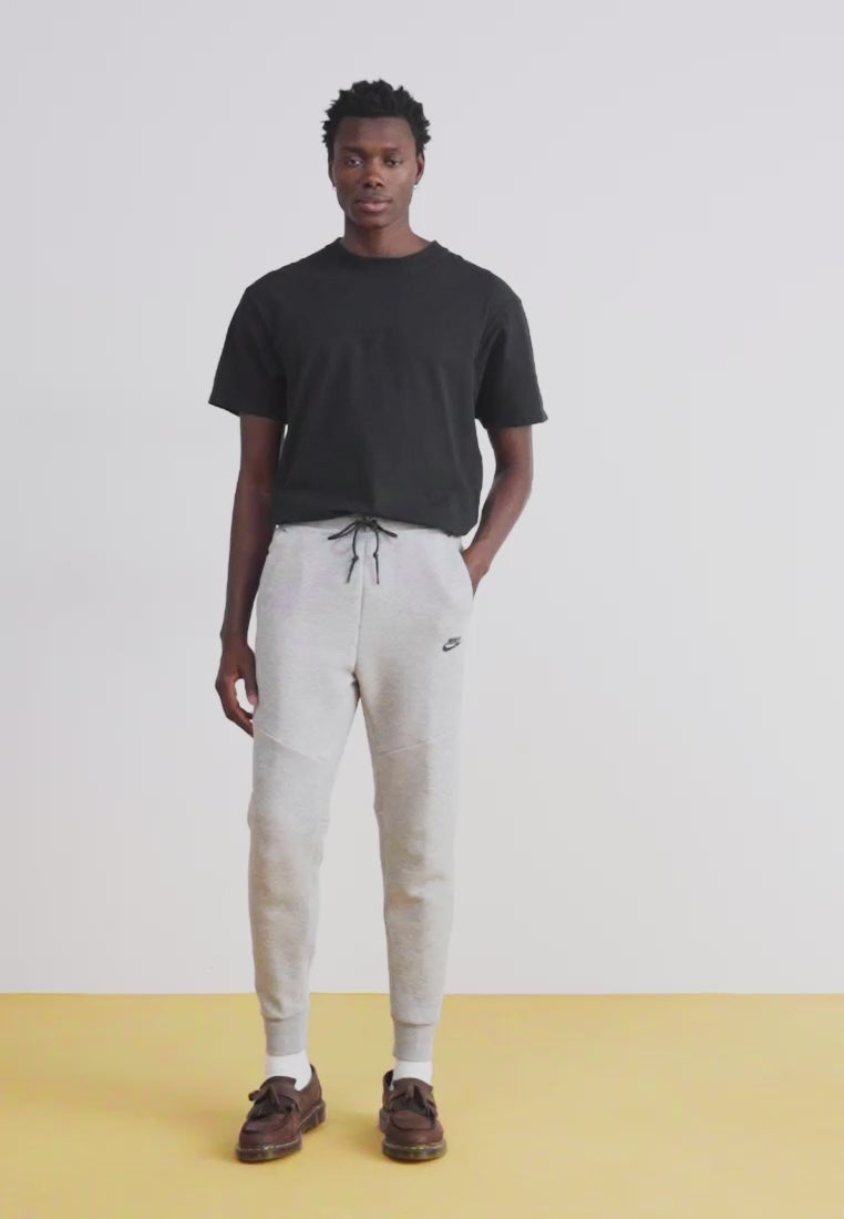 Calça Nike Tech Fleece Windrunner