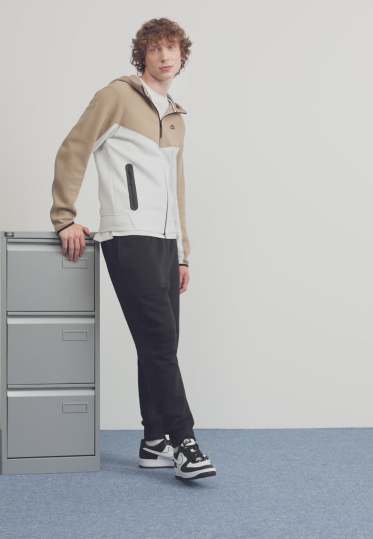 Jaqueta Nike Tech Fleece Windrunner
