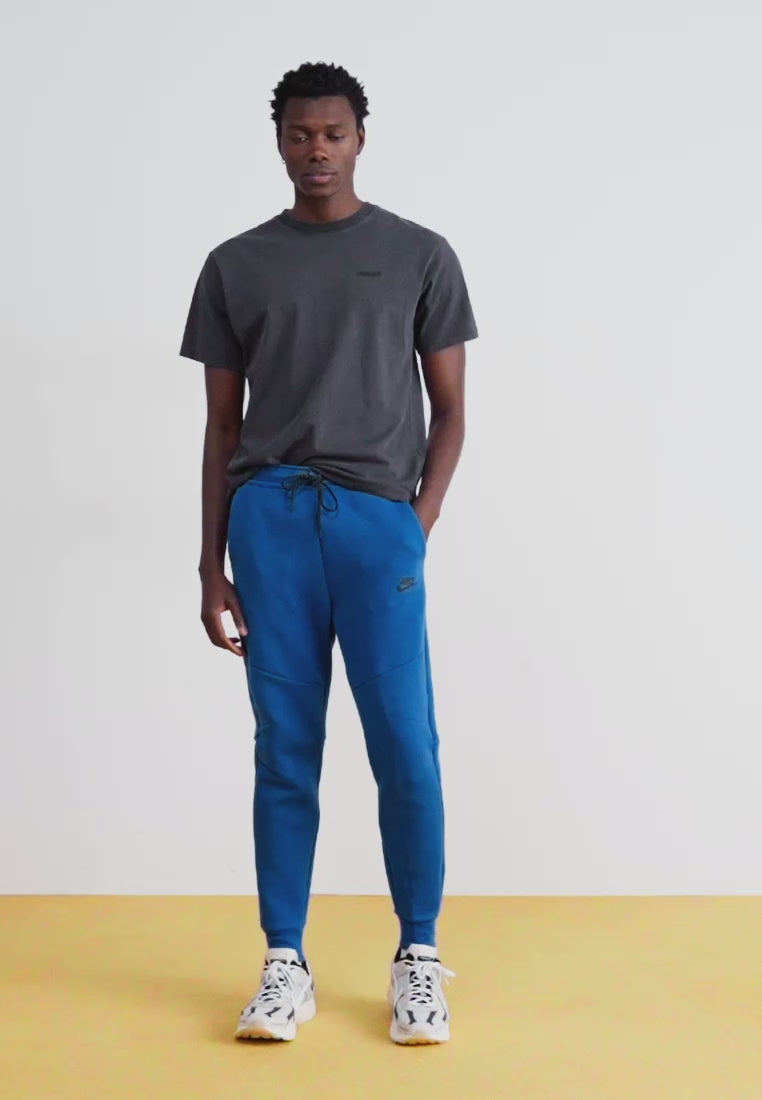 Calça Nike Tech Fleece Windrunner