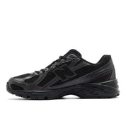 Tênis New Balance 740 "Triple Black"