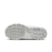 Tênis Nike Zoom Vomero 5 "Photon Dust & University Blue"