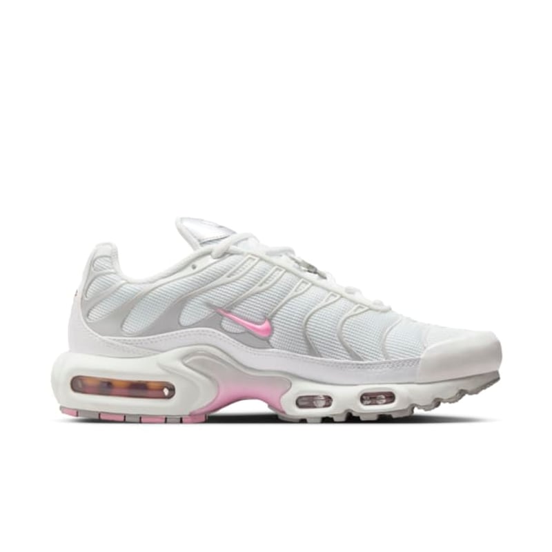 tênis branco casual feminino, tênis branco com rosa, tênis confortável para o dia a dia, tênis casual branco leve, tênis para passeio feminino, tênis branco moderno, tênis feminino casual estiloso, tênis para looks casuais, tênis branco versátil, tênis branco macio