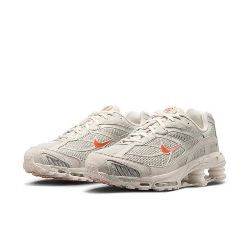 Tênis Nike Shox R2 Supreme “Light Bone & Turf Orange“