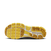 Tênis Nike Zoom Vomero 5 "Varsity Maize"