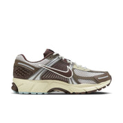 Tênis Nike Zoom Vomero 5 "Earth & Fossil"