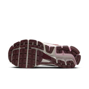 Tênis Nike Zoom Vomero 5 "Valentine's Day"