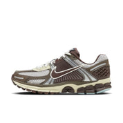 Tênis Nike Zoom Vomero 5 "Earth & Fossil"