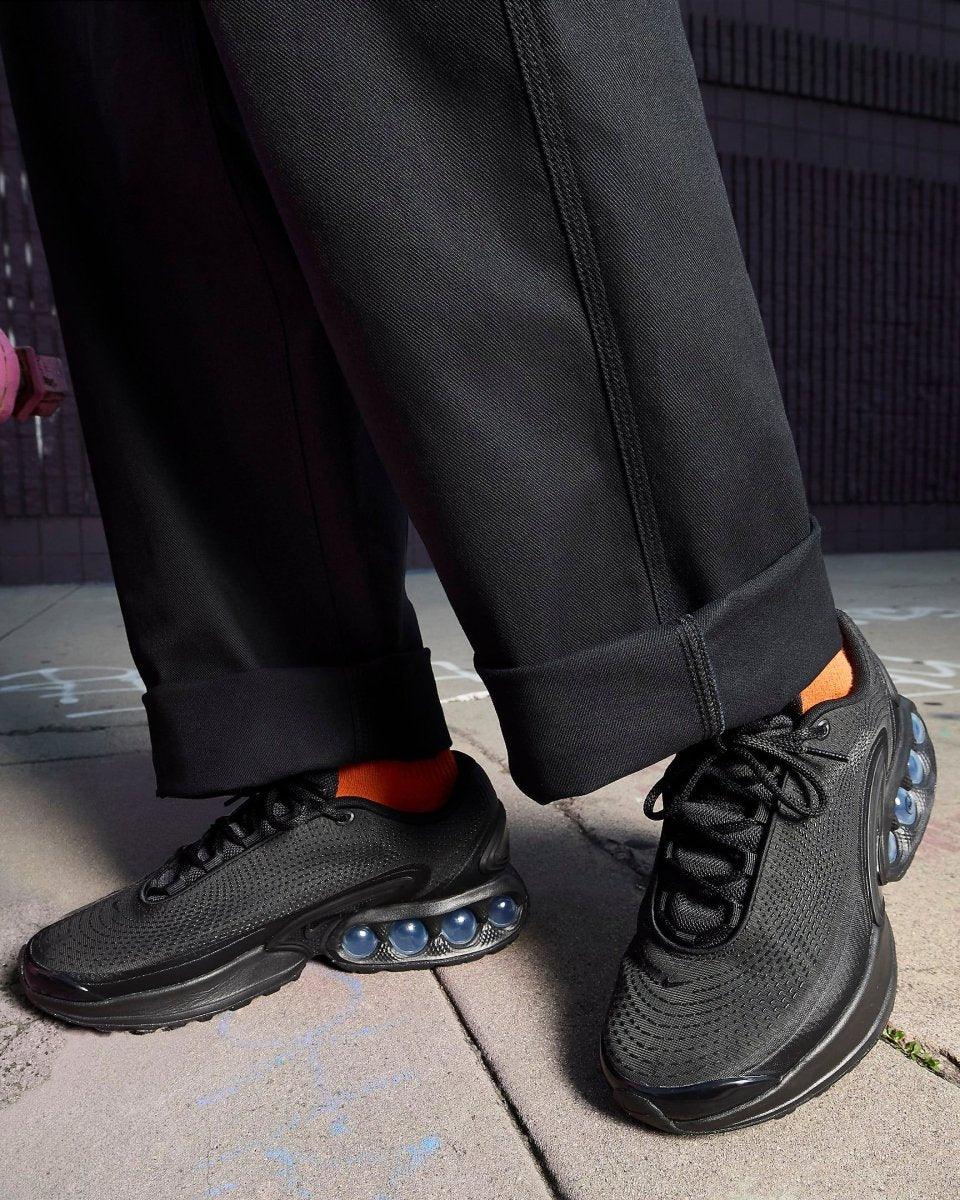 Tênis Air Max Dn "Triple Black"