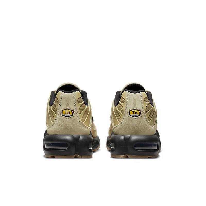 tênis bege casual, tênis urbano masculino, tênis confortável para caminhada, tênis bege e preto, tênis moderno casual, tênis para o dia a dia, tênis estilo streetwear, tênis casual versátil, tênis com amortecimento, tênis neutro masculino