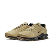 tênis bege casual, tênis urbano masculino, tênis confortável para caminhada, tênis bege e preto, tênis moderno casual, tênis para o dia a dia, tênis estilo streetwear, tênis casual versátil, tênis com amortecimento, tênis neutro masculino
