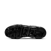 tênis masculino, tênis esportivo, tênis preto, tênis solado alto, tênis confortável, tênis casual, tênis robusto, tênis para caminhada, tênis para corrida, tênis dia a dia