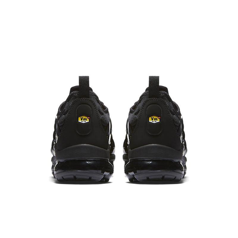 tênis masculino, tênis esportivo, tênis preto, tênis solado alto, tênis confortável, tênis casual, tênis robusto, tênis para caminhada, tênis para corrida, tênis dia a dia