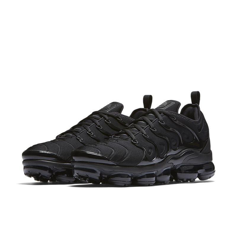tênis masculino, tênis esportivo, tênis preto, tênis solado alto, tênis confortável, tênis casual, tênis robusto, tênis para caminhada, tênis para corrida, tênis dia a dia