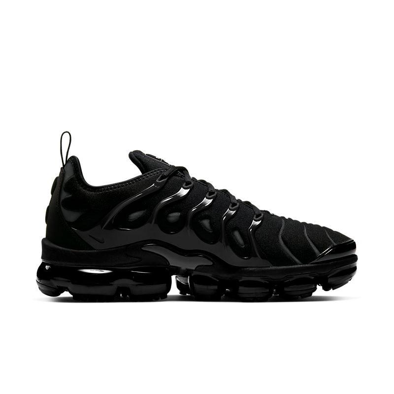 tênis masculino, tênis esportivo, tênis preto, tênis solado alto, tênis confortável, tênis casual, tênis robusto, tênis para caminhada, tênis para corrida, tênis dia a dia